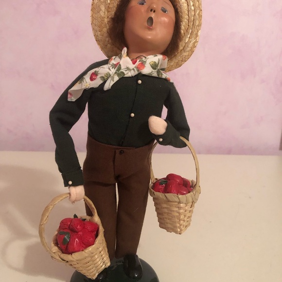 Byers Caroler - Picture 6 of 10